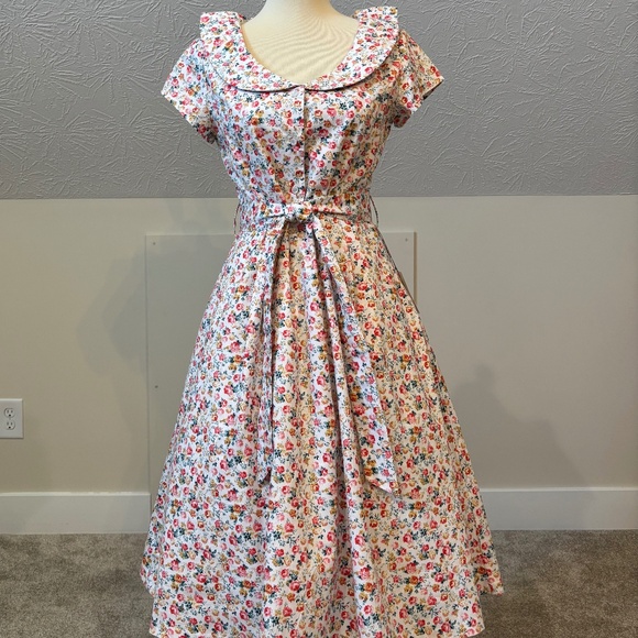 Lindy Bop Dresses & Skirts - NWT Lindy Bop Floral Dress Small